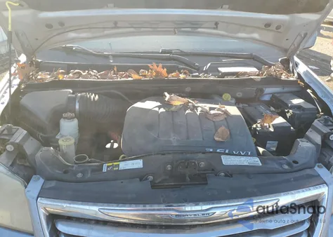 2013 Chrysler Town & Country Touring из США, поврежденный, VIN 2C4RC1BG8DR709320